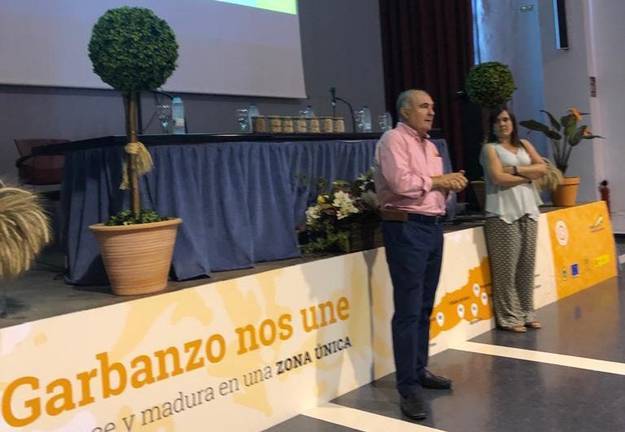 Las nuevas variedades del garbanzo de Escacena, en los Cursos de Verano de la UNIA