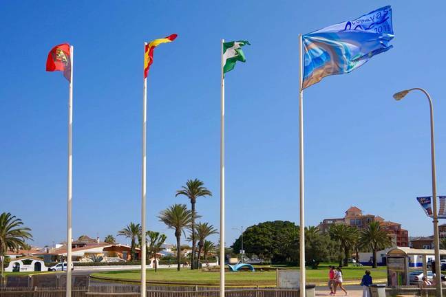 Ayamonte luce su bandera de Ecoplaya