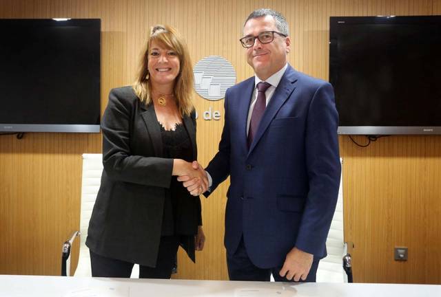 El Puerto de Huelva y Ferrovial firman el contrato de la ampliación norte del Muelle Sur