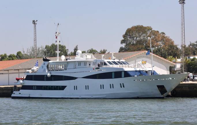 El Harmony pone esplendor en el Muelle de Levante
