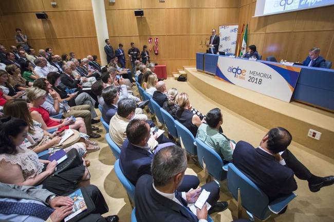 Aiqbe ostenta la quinta parte de la producción industrial andaluza y genera más de 10.100 empleos