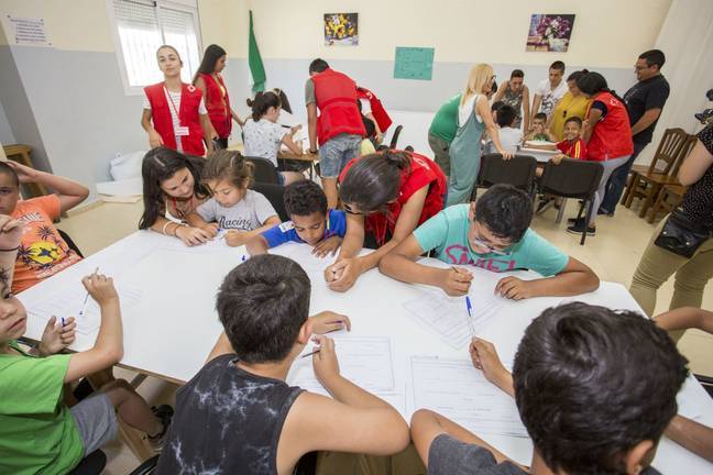 Más de 30 menores participan en el campamento de verano de Aguas de Huelva