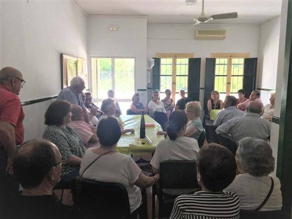 La Asociación Cachonera de Personas Mayores sigue activa incluso en fechas veraniegas