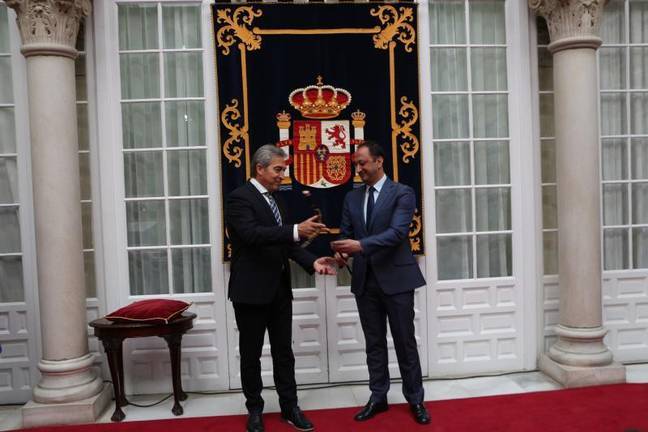 El Gobierno pide a Juanma Moreno que llame al orden al vicepresidente del PP de Huelva