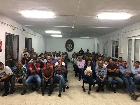 Los agricultores del Condado posponen las movilizaciones tras el cierre de pozos ilegales