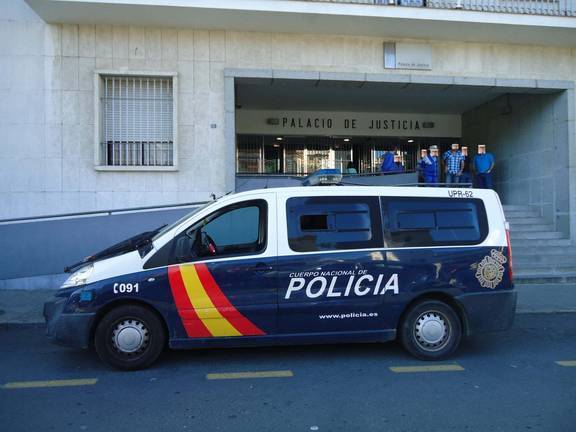 Piden dos años de prisión y multa de 1,9 millones de euros a tres ex-jugadores del Recreativo