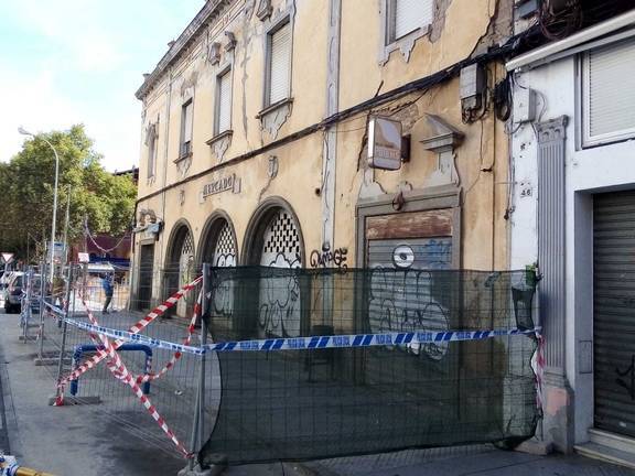 El Ayuntamiento contratará una empresa para evitar que se caiga el viejo Mercado de La Merced