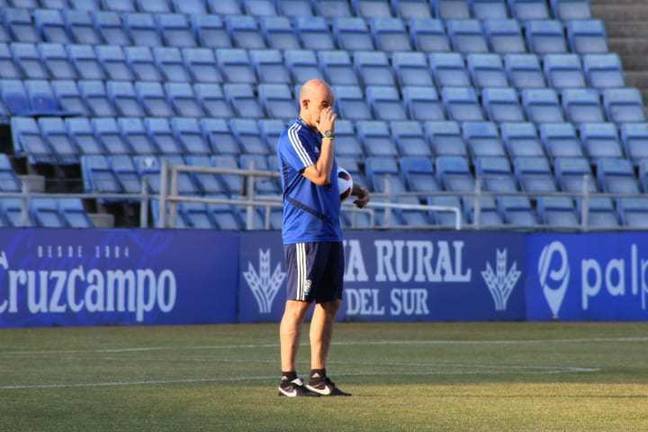 Monteagudo: “No le veo sentido a jugar en un campo como este”