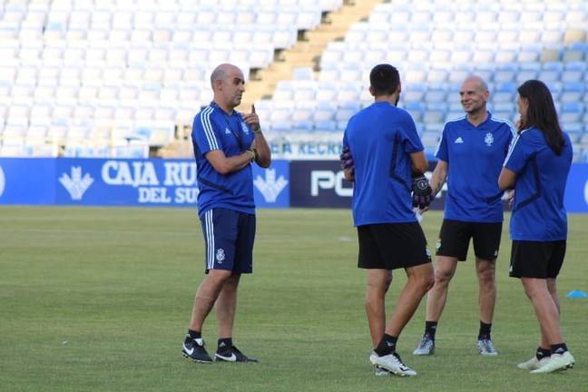 David Alfonso cruza los dedos para que el Recre no fiche otro lateral zurdo