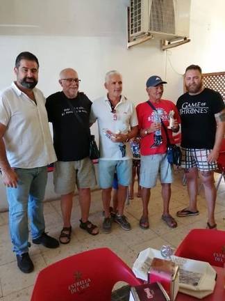 Manuel Lorenzo y Rafael Pérez, campeones del torneo de dominó de El Portil