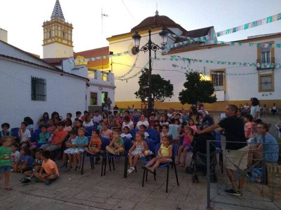 Más de 5.000 personas de pequeños municipios disfrutan la magia de la gran pantalla gracias a ‘Cine en el pueblo’