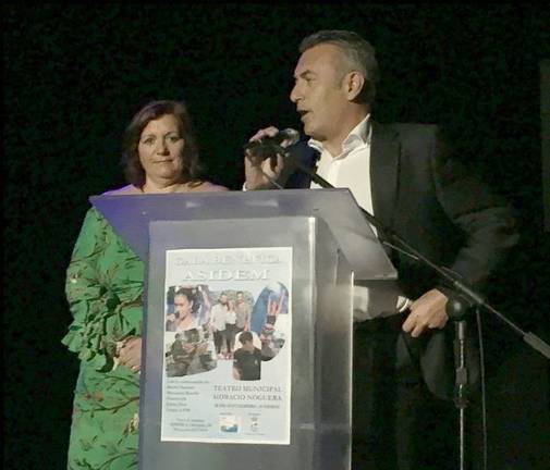 Respaldo popular a la Gala Solidaria de Asidem en Isla Cristina