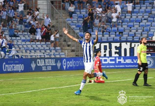 El Recreativo se sobrepone a sus dudas en defensa con doce minutos de furia (3-1)