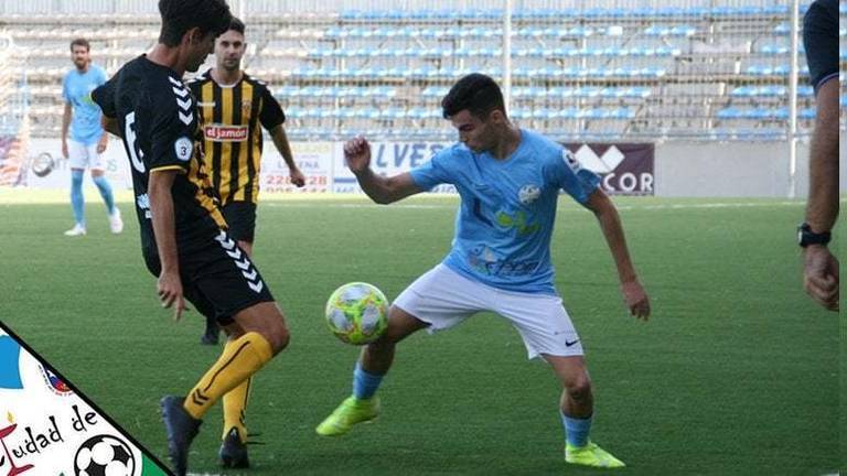 Un penalti derrota al San Roque de Lepe en el campo del líder (1-0)