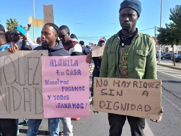 Piden alojamientos dignos para los trabajadores inmigrantes de Lepe