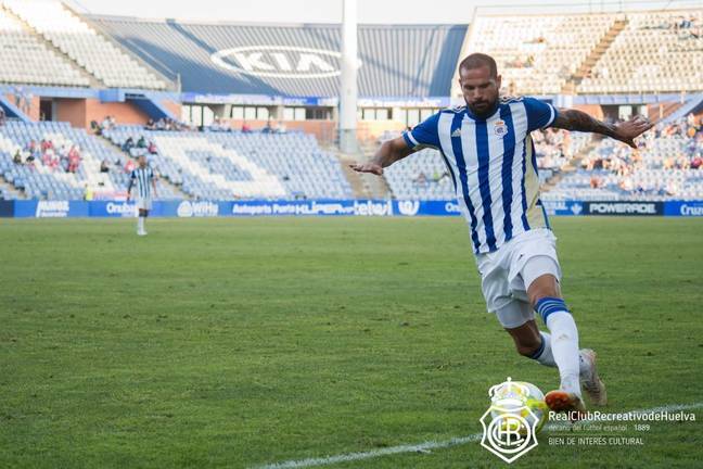 Nano cambia el Recreativo por Gibraltar