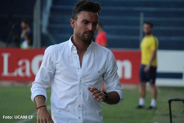 Cae el primer entrenador en el grupo del Recreativo
