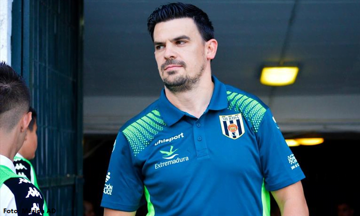 Otro rival del Recreativo que cambia de entrenador