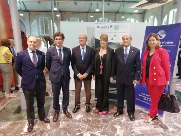 La Junta expone a los empresarios sus medidas para minimizar los efectos del Brexit