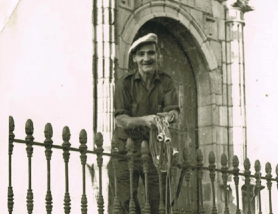 La historia de un electricista solidario