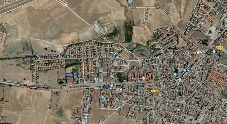 Muere un motorista al chocar contra un camión en Santa Olalla