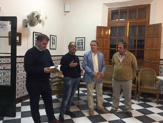 El Club Serrano de El Repilado acoge la exposición sobre los Sentidos en la Sierra