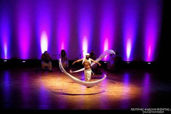 La Danza Oriental llega a Islantilla