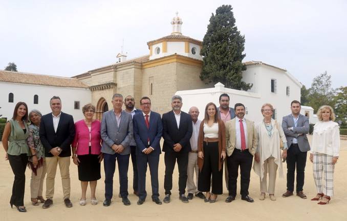El PP cierra la crisis con una foto de familia