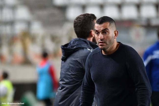 Adrián Hernández, el Recreativo y la fábula del león