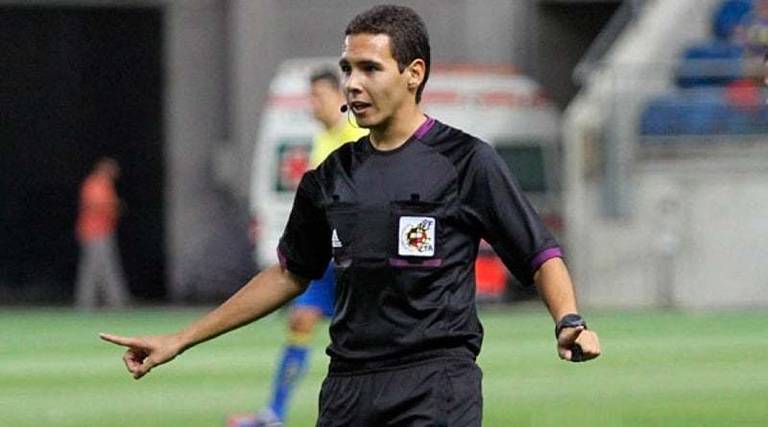 Un árbitro capaz de soportar la presión del Villarrubia, pero que no le trae suerte al Recre