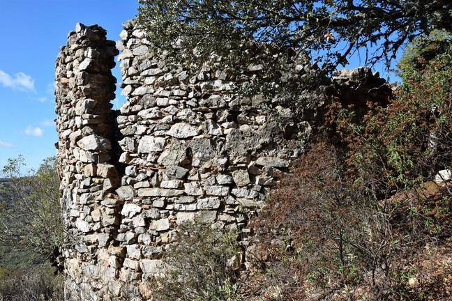 La ermita de Santa Brígida, en Almonaster, también en ruinas