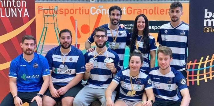 Lluvia de medallas para los jugadores del Recre IES La Orden