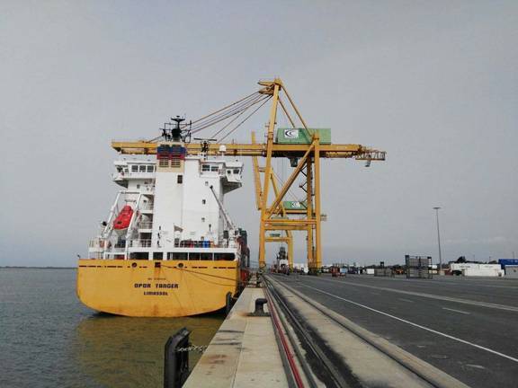 El Puerto garantiza suministros de industrias y población
