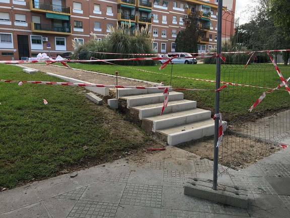 El Ayuntamiento rehabilita los caminos peatonales de la calle San Sebastián