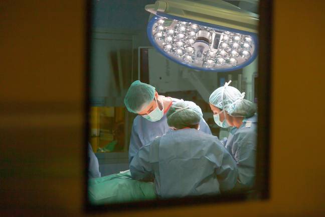 CSIF advierte que se están suspendiendo operaciones por falta de anestesistas