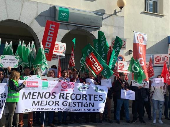 Los sindicatos piden a la Junta “que deje de maquillar” los datos de la sanidad