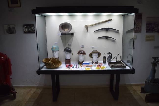 Donan al Museo Minero de Riotinto una colección de explosivos inertes