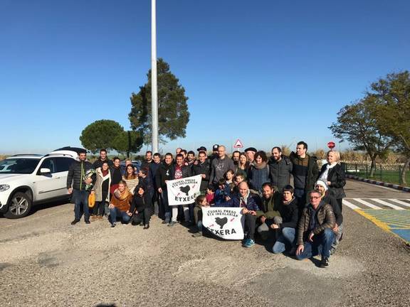 Sale de la cárcel de Huelva el etarra Jon Urretabizkaia tras 20 años de condena
