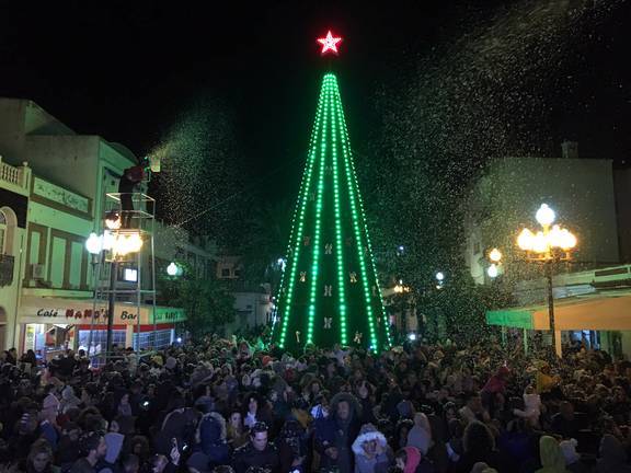 WiHu TV emite en directo el encendido del alumbrado navideño en Isla Cristina y Ayamonte