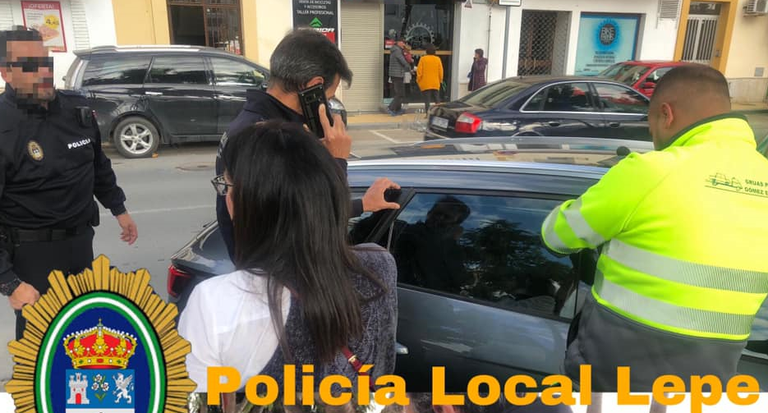 Herido un policía de Lepe tras romper el cristal de un coche para sacar a un bebé