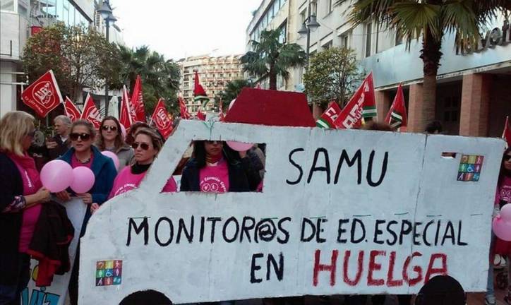 El PSOE tilda de “ruin” que se ponga en peligro el trabajo de las 140 monitoras de educación especial