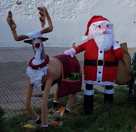 Roban el Papá Noel de Castaño del Robledo y aparece en Los Romeros