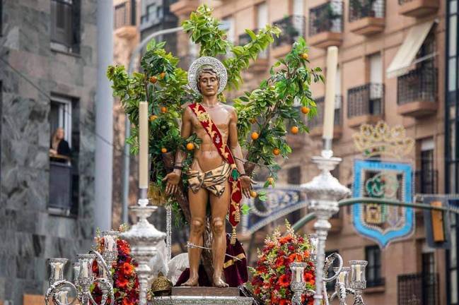 San Sebastián se reúne con Huelva en una procesión esplendorosa