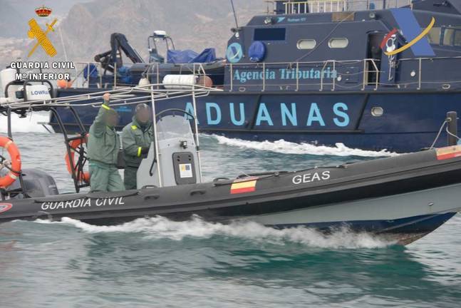 Incautados 2.600 kilos de hachís en un pesquero frente a Punta Umbría