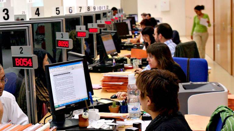 Los sueldos de 31.108 funcionarios de Huelva se verán incrementados en un 2%