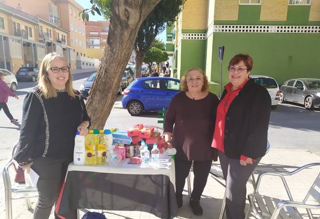 Izquierda Unida y el PCE recogen en Huelva alimentos para el Sahara