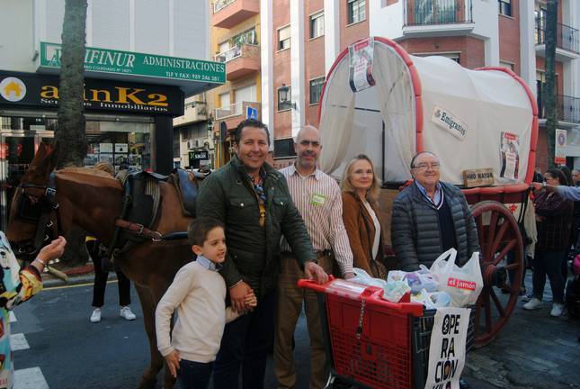 Emigrantes recoge con su II Carreta Solidaria la generosidad de los onubenses