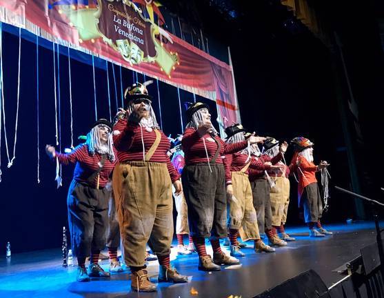 Isla Cristina ya disfruta de su Concurso de Agrupaciones de Carnaval