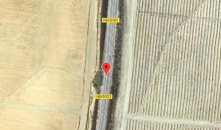 Fallece un hombre al salirse su coche de la vía en Calañas