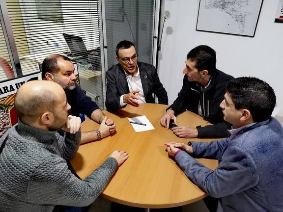 PSOE se reúne con IU y sindicatos para emprender acciones contra los recortes de la Junta